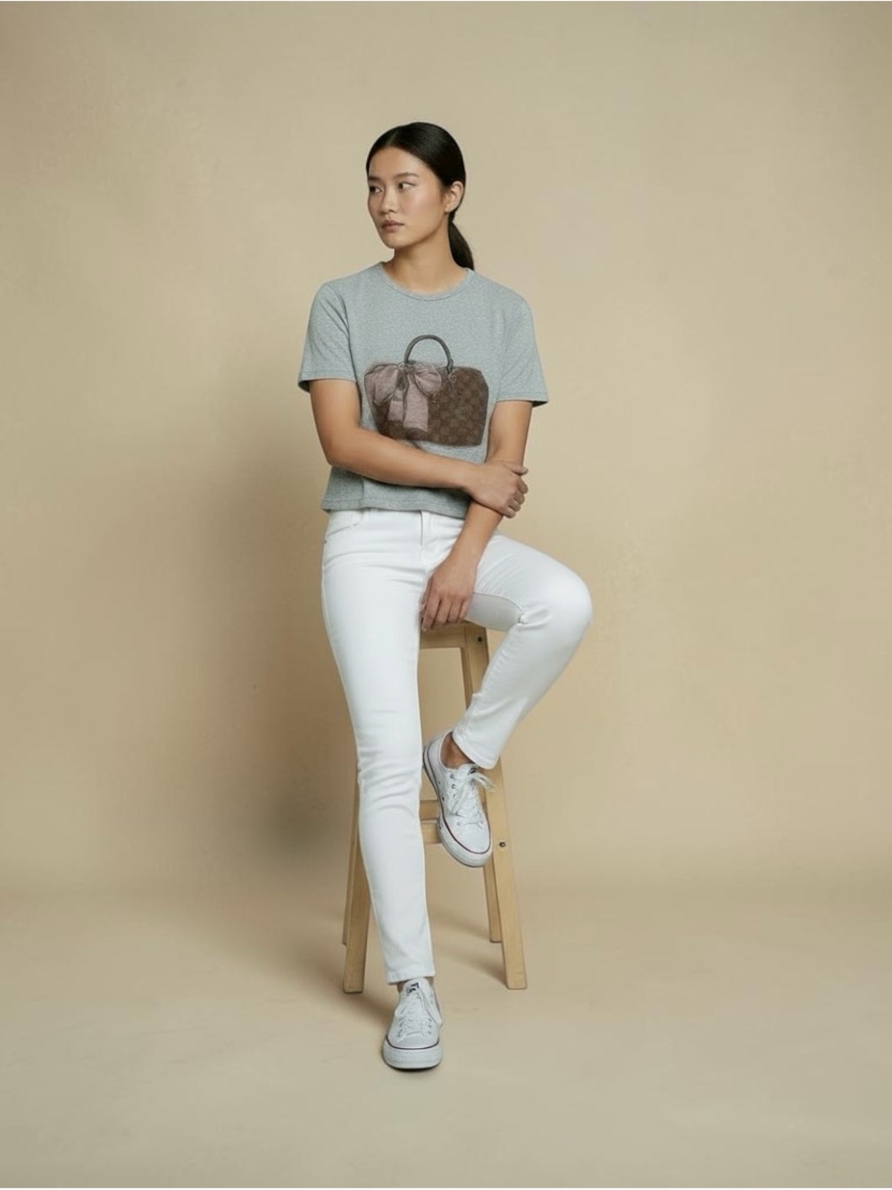 Gray Short-Sleeve Graphic Tee with Handbag Print